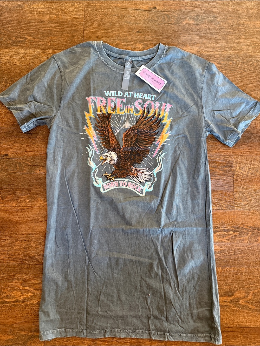 Simply southern Free Soul "Wild at Heart" Grey Graphic woman’s medium Tee